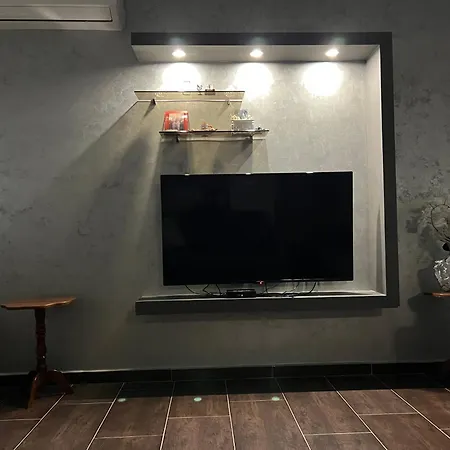 Apartment Waveside Getaway Durres