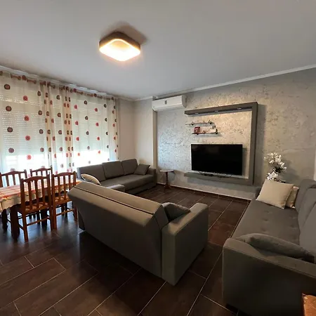 Waveside Getaway Apartment *